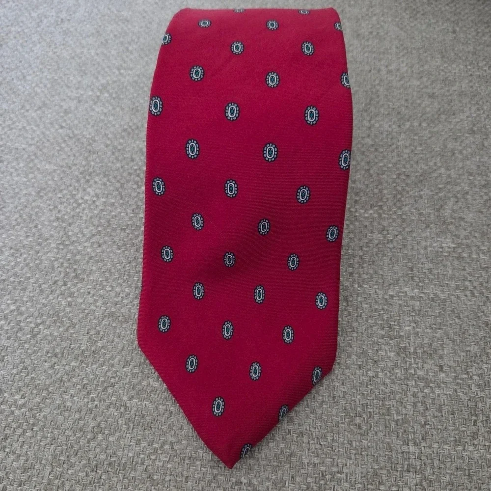 Christian Dior Red Silk Medallion Necktie‎ Made in USA Italian Fabric Mens Tie